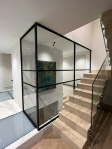 Menuisier spécialisé dans la fabrication et la pose de ferronnerie sur mesure