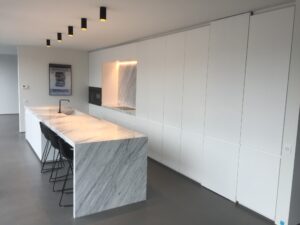 Menuisier spécialisé dans la fabrication et la pose de cuisines sur mesure dans le Brabant Wallon