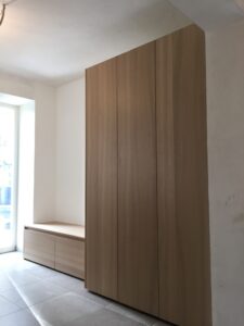 Menuisier spécialisé dans la fabrication et la pose de vestiaire et dressing sur mesure