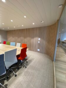 Aménagement de bureaux sur mesure à Delta.